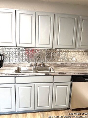 Image 4 of 22 For 1212 Fairview