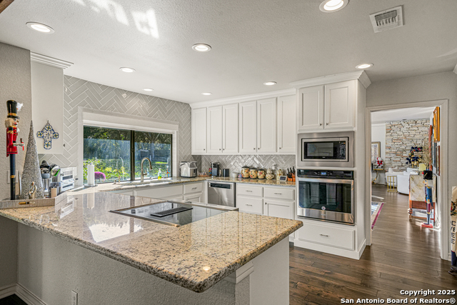 Image 22 of 50 For 15903 Wolf Creek