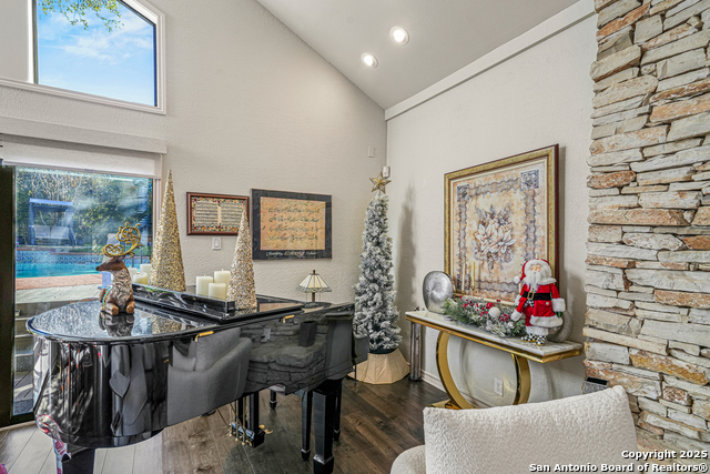 Image 27 of 50 For 15903 Wolf Creek