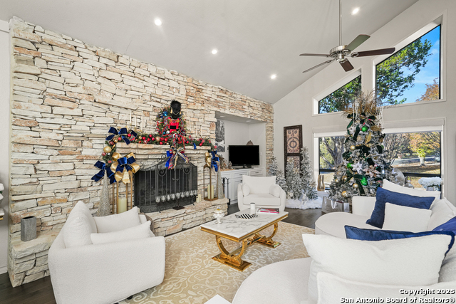 Image 9 of 50 For 15903 Wolf Creek