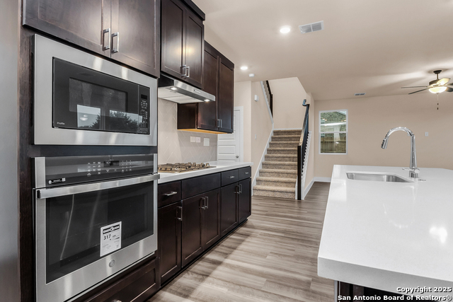 Listing photo id 11 for 7230 Walker Loop