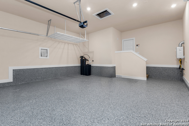 Listing photo id 16 for 7230 Walker Loop