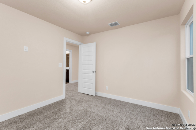 Listing photo id 18 for 7230 Walker Loop