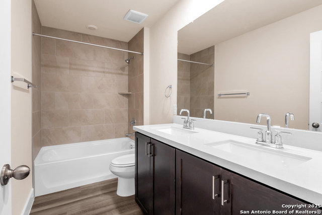 Listing photo id 19 for 7230 Walker Loop