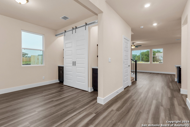 Listing photo id 1 for 7230 Walker Loop