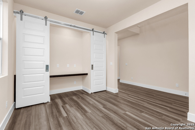 Listing photo id 3 for 7230 Walker Loop