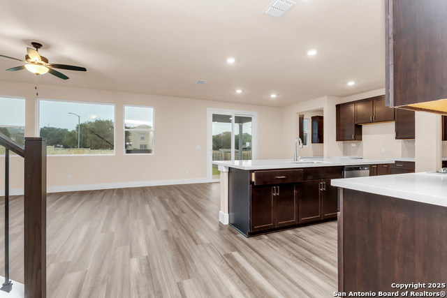 Listing photo id 4 for 7230 Walker Loop