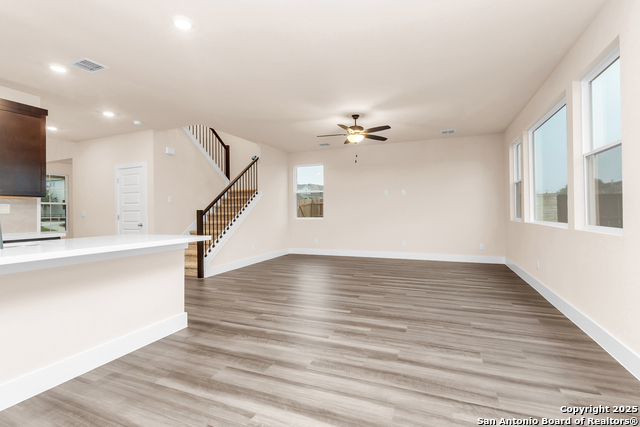 Listing photo id 6 for 7230 Walker Loop