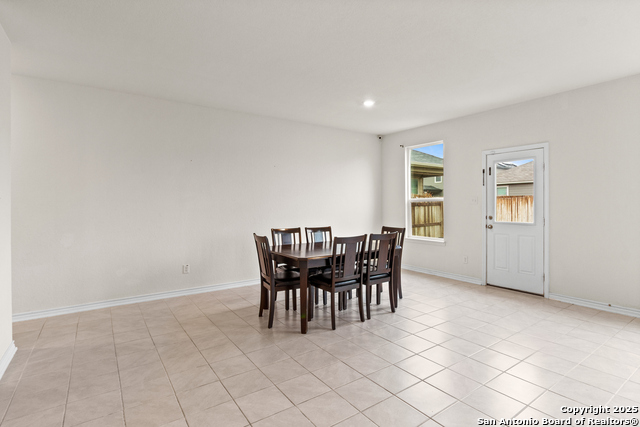 Image 7 of 26 For 547 Deer Crest