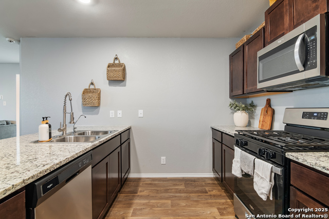 Image 12 of 32 For 13511 Waxman Spark