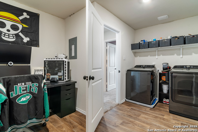 Image 17 of 32 For 13511 Waxman Spark