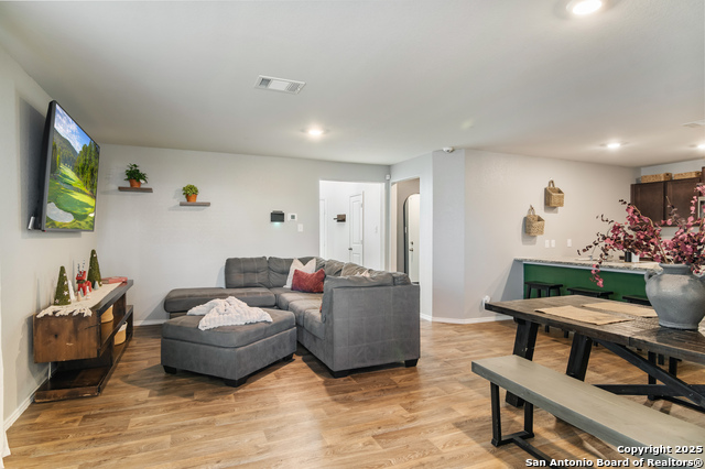 Image 5 of 32 For 13511 Waxman Spark