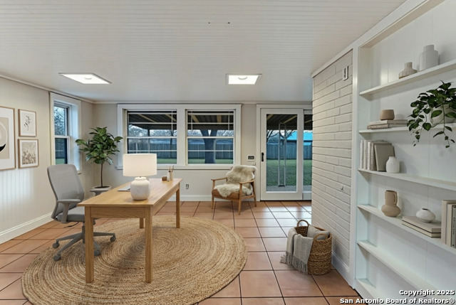 Image 12 of 39 For 1005 Blanco E