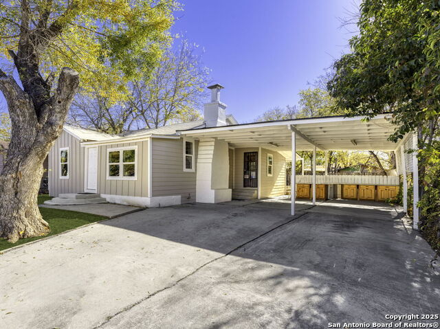 Listing photo id 1 for 846 San Angelo