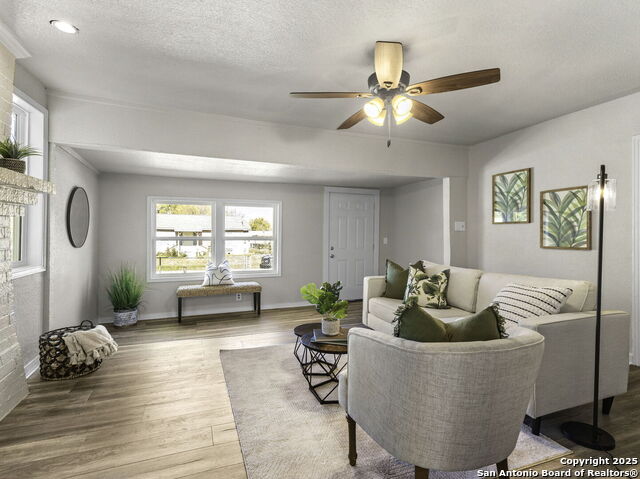 Listing photo id 2 for 846 San Angelo