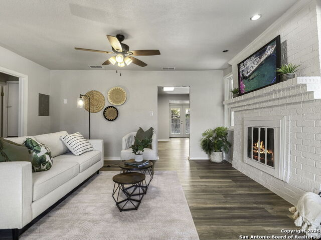 Listing photo id 4 for 846 San Angelo