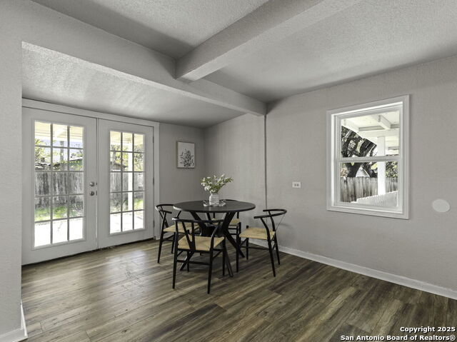 Listing photo id 7 for 846 San Angelo