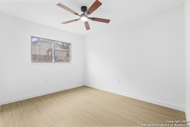 Image 17 of 26 For 12411 Bret Springs