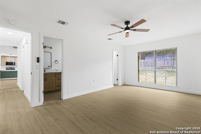 Image 7 of 26 For 12411 Bret Springs