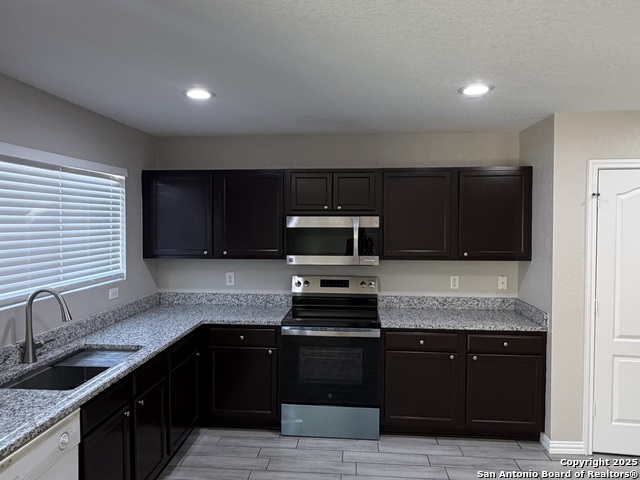 Image 11 of 34 For 6138 Wisteria