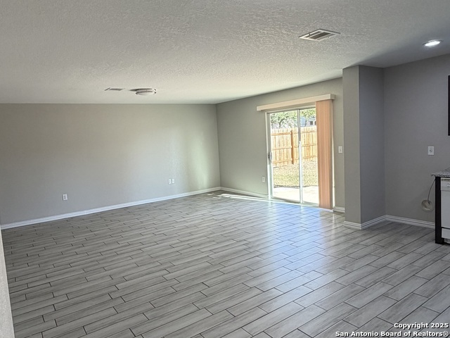 Image 15 of 34 For 6138 Wisteria