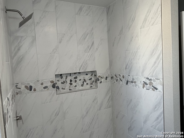 Image 22 of 34 For 6138 Wisteria