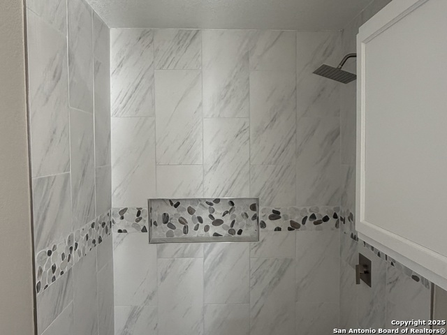 Image 28 of 34 For 6138 Wisteria