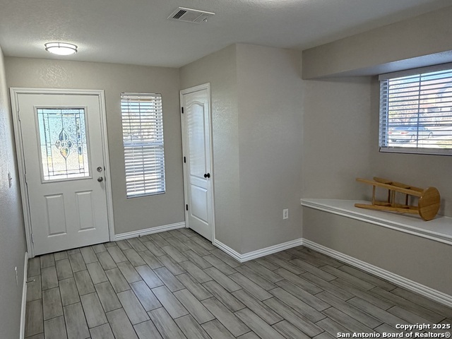 Image 5 of 34 For 6138 Wisteria