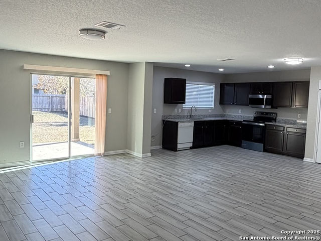 Image 7 of 34 For 6138 Wisteria