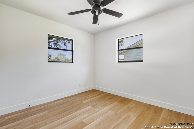 Image 11 of 16 For 7409 Sage Oak