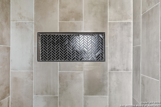 Image 14 of 16 For 7409 Sage Oak