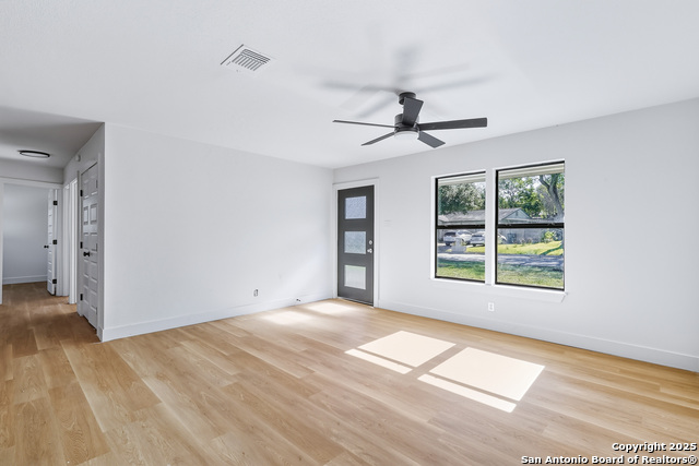 Image 5 of 16 For 7409 Sage Oak