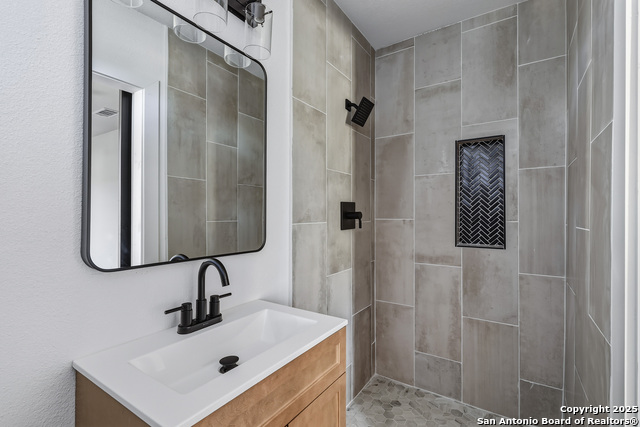 Image 9 of 16 For 7409 Sage Oak