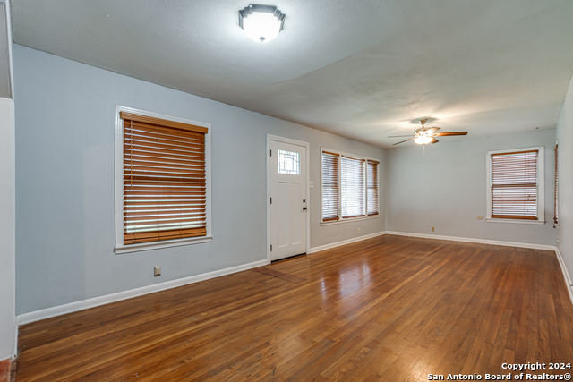 Image 10 of 35 For 326 Addax Dr