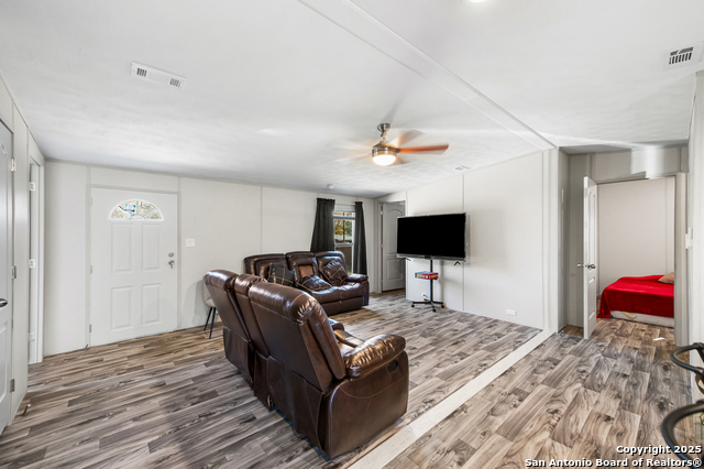 Image 25 of 45 For 23307 Hickory Shadow