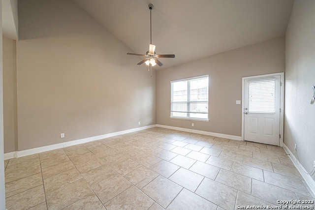 Image 14 of 49 For 12911 Brewster