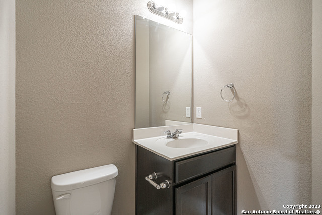 Image 19 of 49 For 12911 Brewster