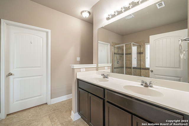 Image 25 of 49 For 12911 Brewster