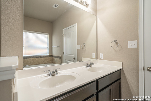 Image 26 of 49 For 12911 Brewster