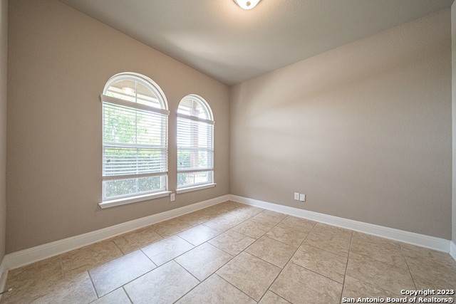 Image 4 of 49 For 12911 Brewster