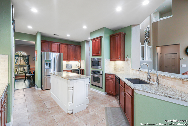 Image 13 of 37 For 913 Desert Bluff