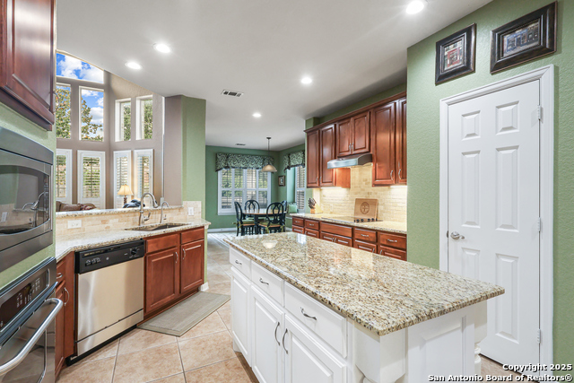 Image 14 of 37 For 913 Desert Bluff