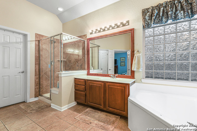 Image 23 of 37 For 913 Desert Bluff