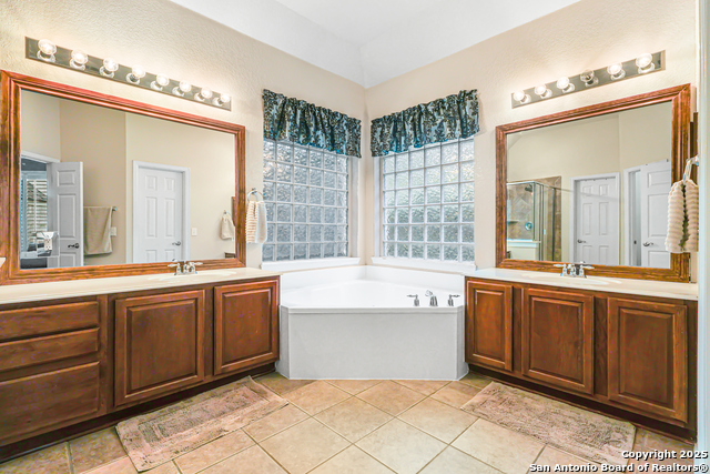 Image 24 of 37 For 913 Desert Bluff