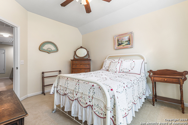 Image 25 of 37 For 913 Desert Bluff