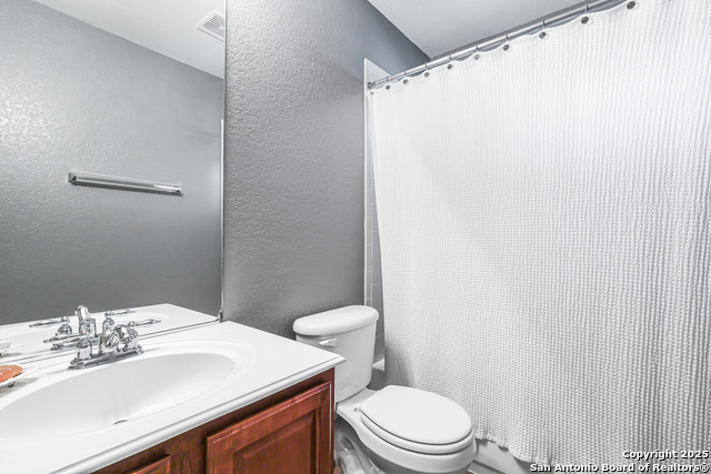 Image 31 of 37 For 913 Desert Bluff