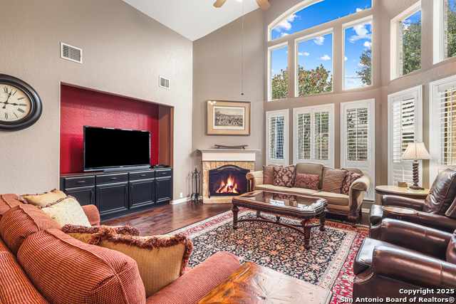 Image 7 of 37 For 913 Desert Bluff