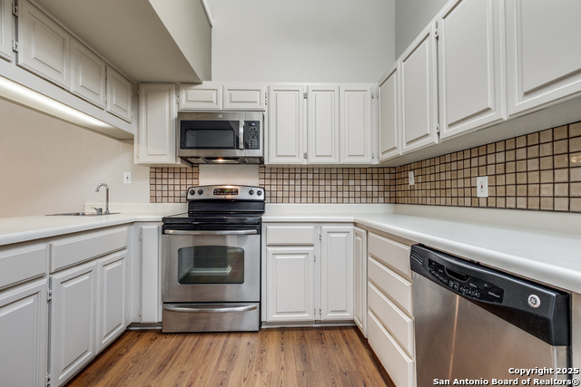 Image 10 of 25 For 11807 Sunburst  403