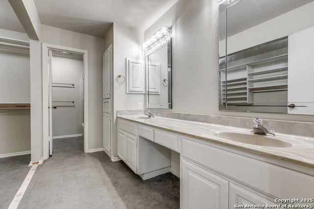 Image 15 of 25 For 11807 Sunburst  403