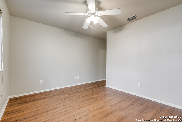 Image 17 of 25 For 11807 Sunburst  403